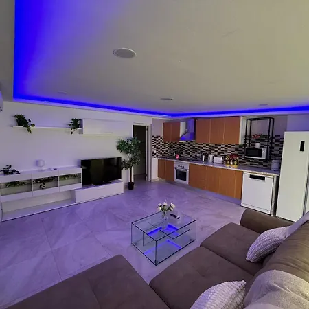 Villa Lilo Private House With Heated Pool