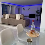 Вилла Lilo Private House With Heated Pool *